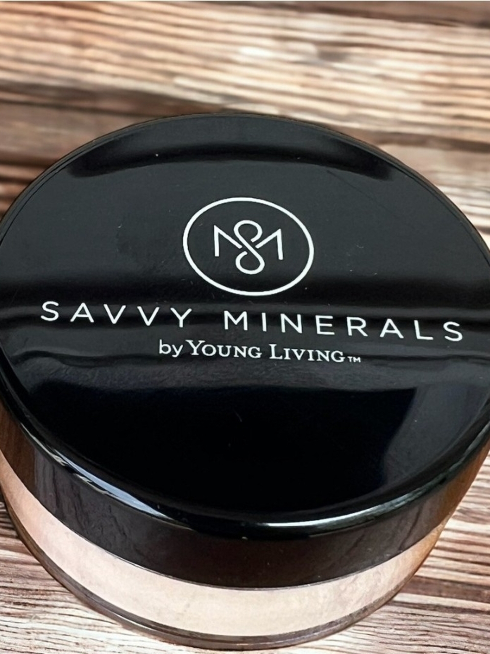 Young Living Savvy Minerals Translucent Setting Powder –    In Diamond Dust